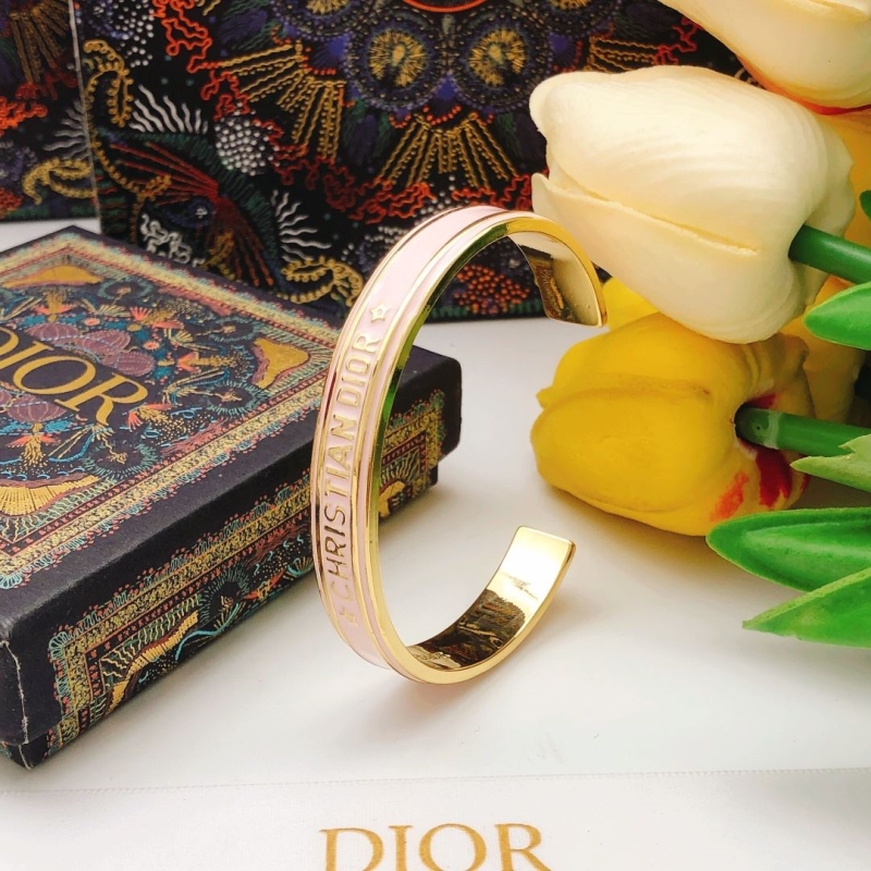 chr1st1an D10r bracelets